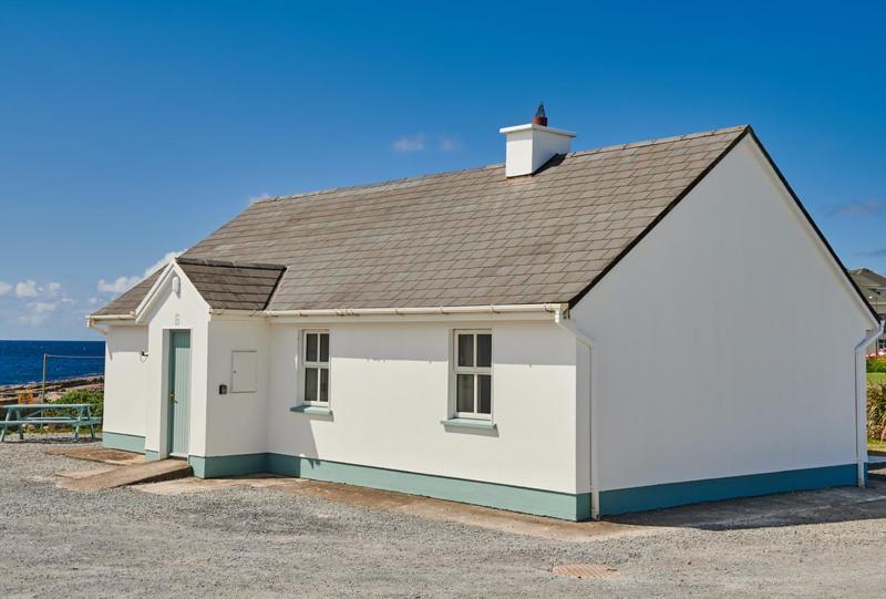 Armada Cottages Spanish Point Exterior photo